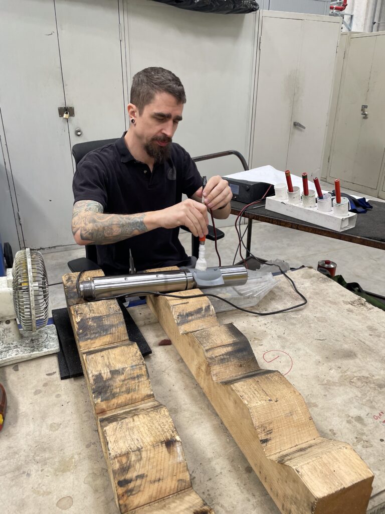 Bild bei der Arbeit Graf Oberflächentechnik